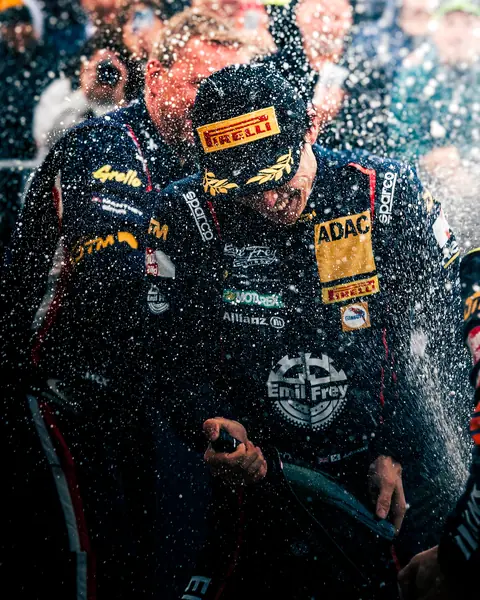 Motorsport-Aufnahme von der Rennstrecke – gecaptured